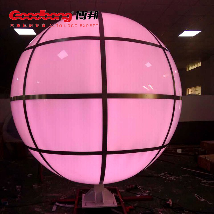 大型吸塑球形发光标识制作安装现场